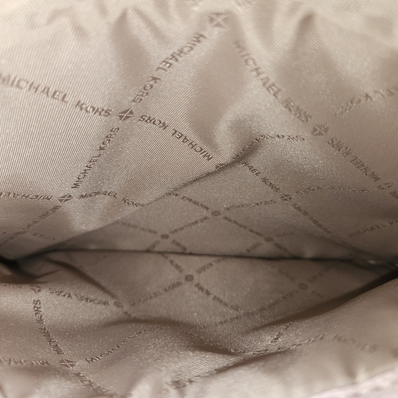 Michael Kors Blush Cross Body Purse - Picture 9 of 16